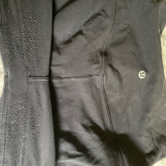 Women’s Size 8 Lululemon Black High-Rise Leggings - Picture 5 of 5